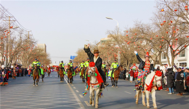 2026年甘肃省迎新春社火汇演省级示范活动暨张掖市2026年社火调演圆满举行