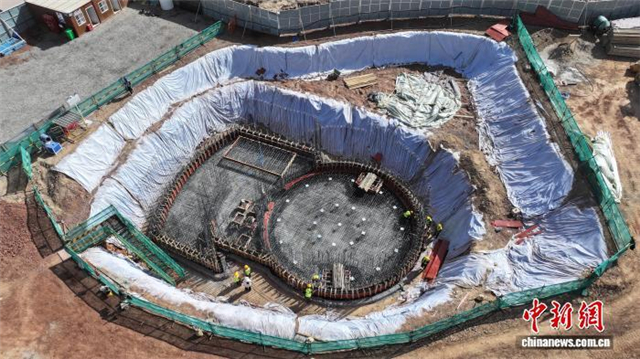 张掖丹霞春日焕新　游人告别只“看”不“玩”