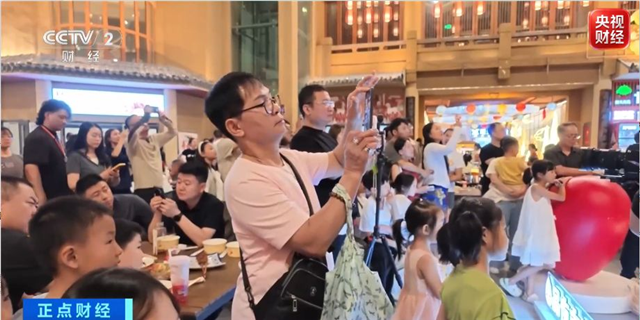 暑期敦煌文旅热度拉满！演艺夜市双轮驱动激活夜经济